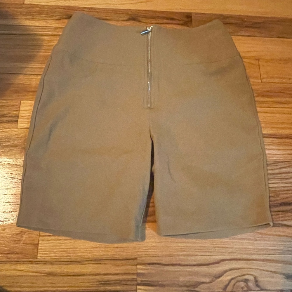 DB bike shorts